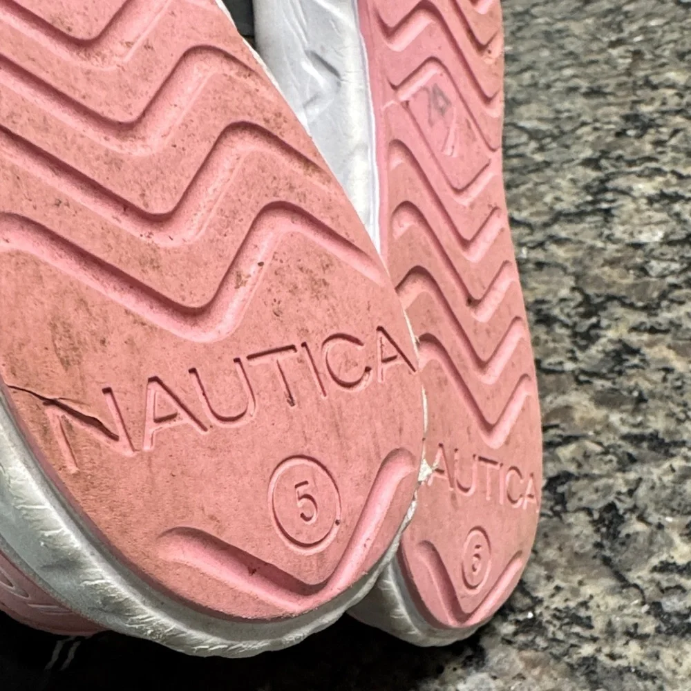 Nautica Women's Blue and Pink Sneakers